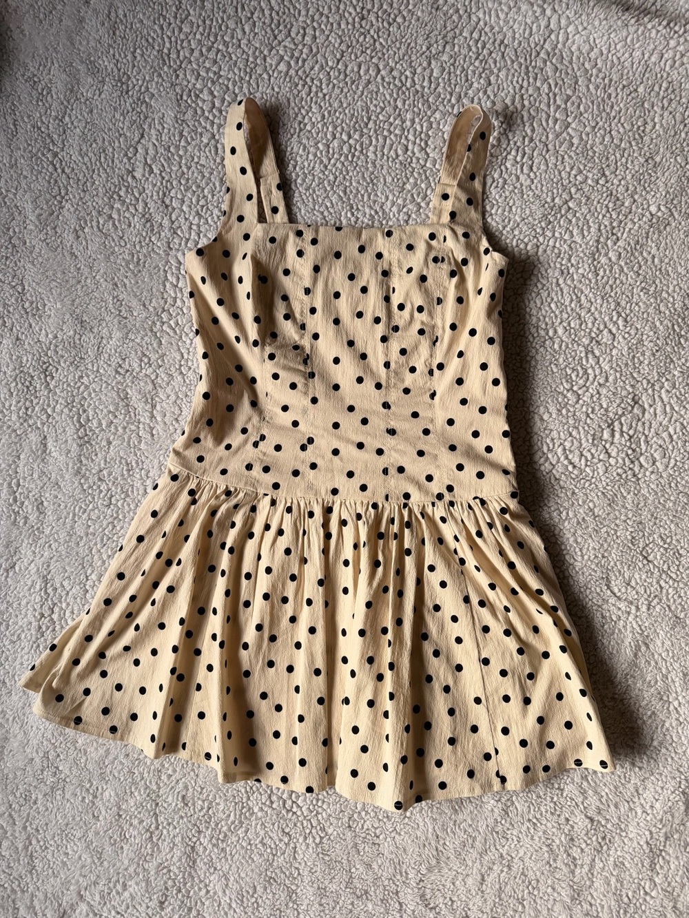 Abercrombie & Fitch Cream Mini Dress with Black Polka Dots - Picture 4 of 10